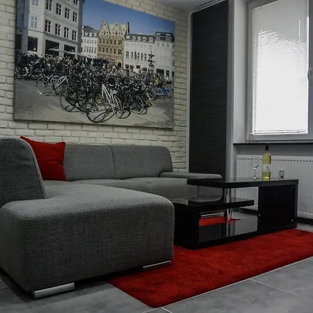 Rr Bus Station Apartment *