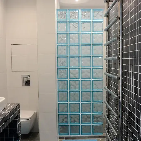 Διαμέρισμα Rr Bus Station *